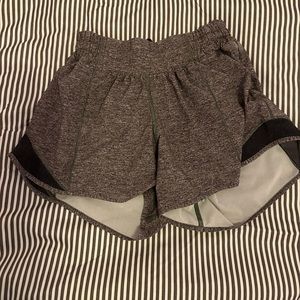 lululemon hotty hots 4 inch size two shorts